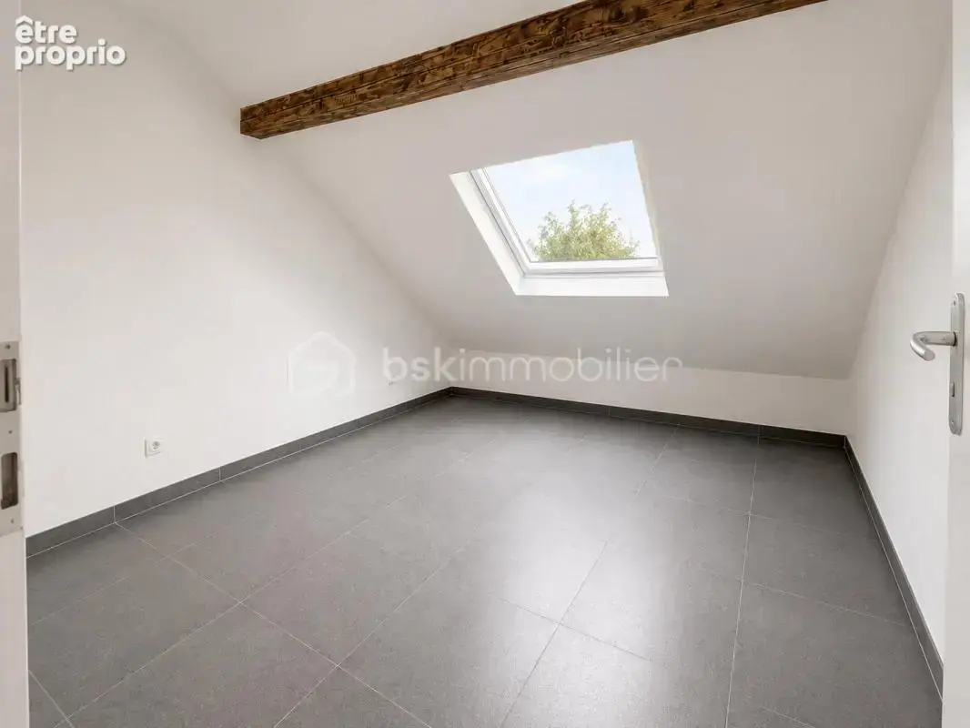 Appartement mansardé rénové – 73 m² au sol – terrasse – stiring-wendel - photo 8