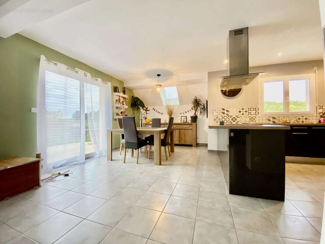 Maison à FONTAINE-SOUS-JOUY