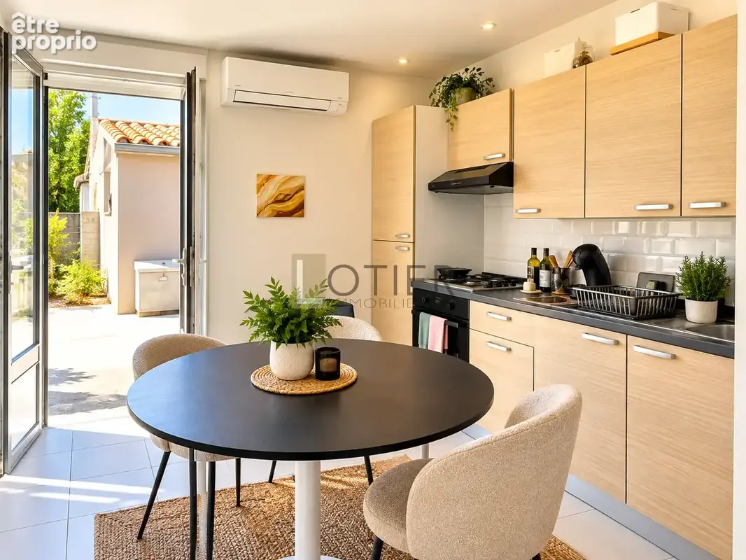 Investissement Nîmes   Murs commerciaux + studio loué   111 m2   24 240 €/an - photo 8