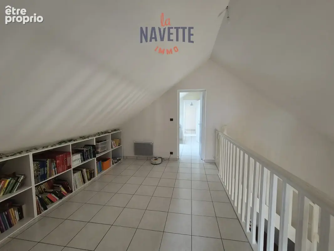 Ébreuil   grande maison familiale  6 chambres  4 100 m2  piscine  photovoltaïque + batterie  dpe c - photo 17