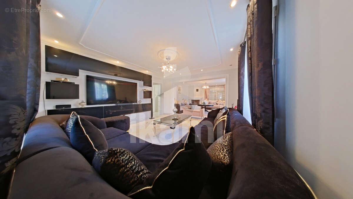 Maison à GILLY-SUR-ISERE