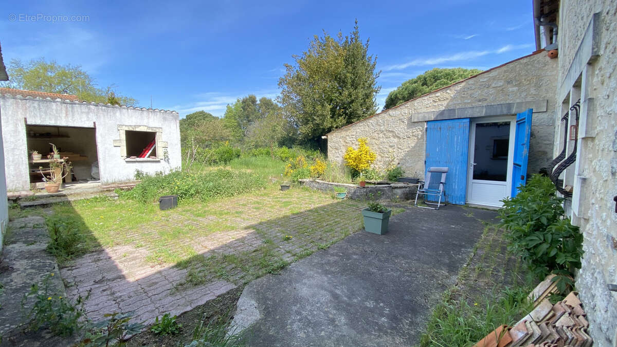 Maison à SAINT-FORT-SUR-GIRONDE