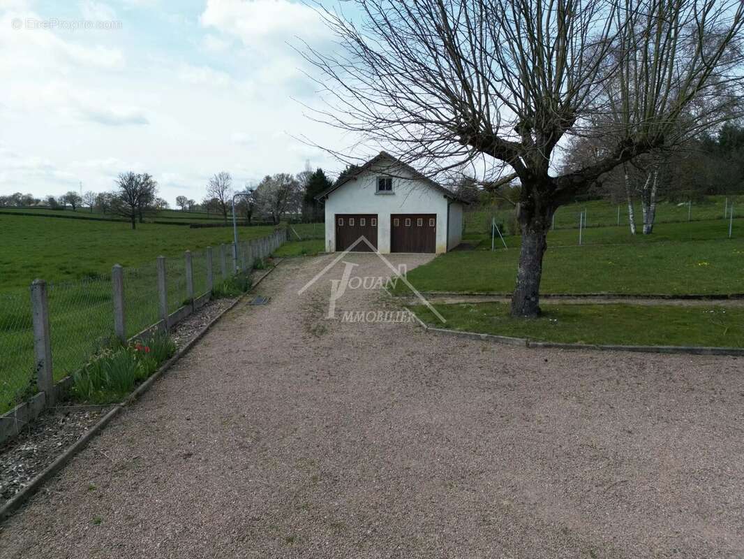 Maison à SALIGNY-SUR-ROUDON
