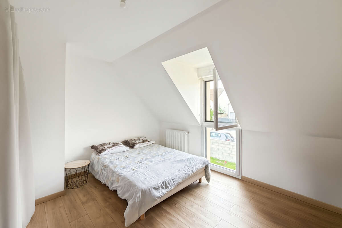 Maison à FOLLAINVILLE-DENNEMONT