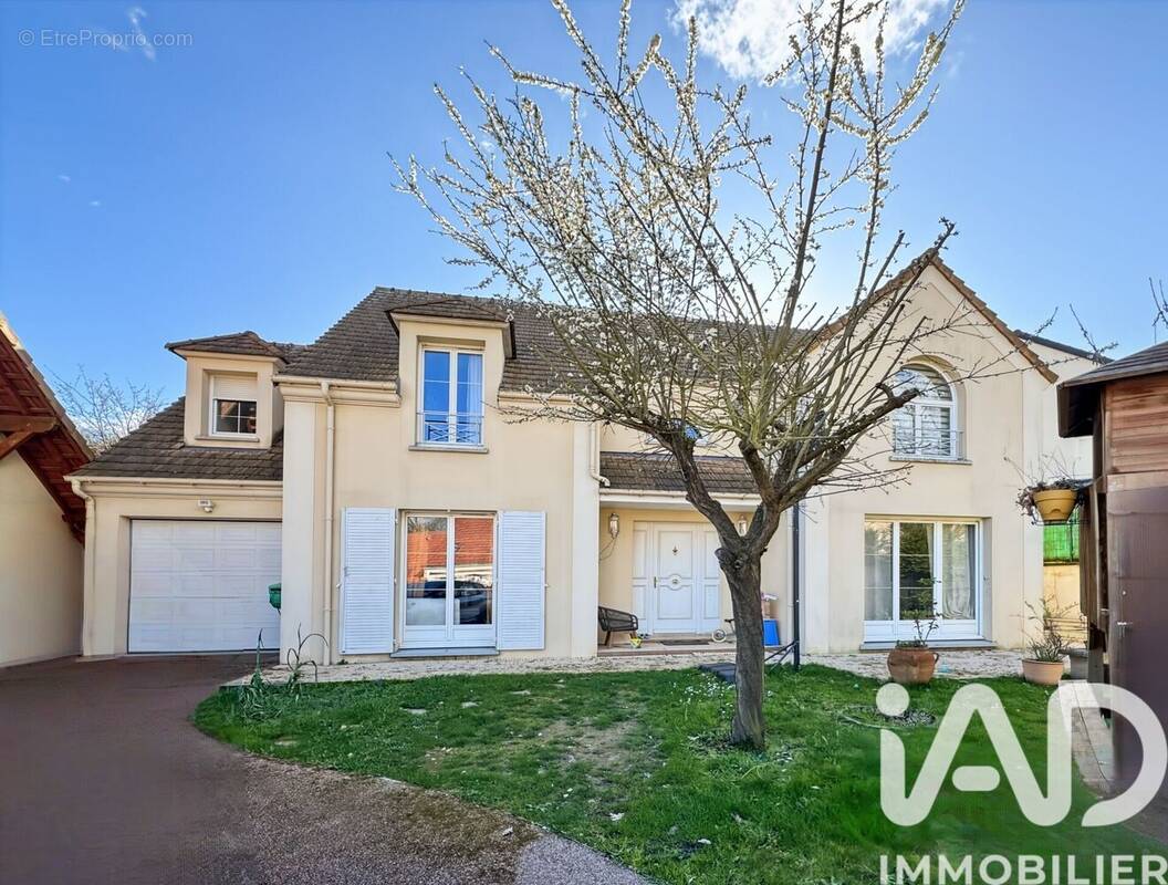 Photo 1 - Maison à LA VILLE-DU-BOIS