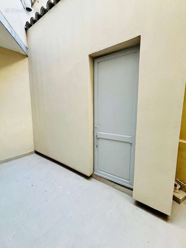 Appartement à MARSEILLE-1E