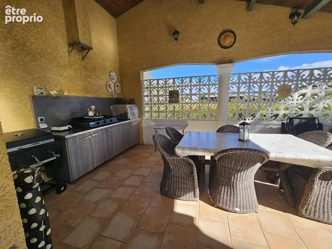 Villa plain pied, dépendance et jardin de 2090m² - photo 9