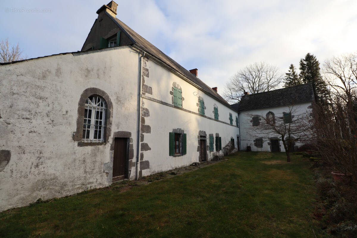 Maison à LAQUEUILLE
