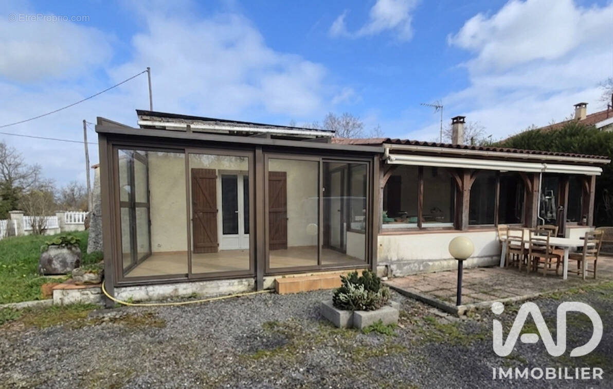 Photo 1 - Maison à MONTENDRE