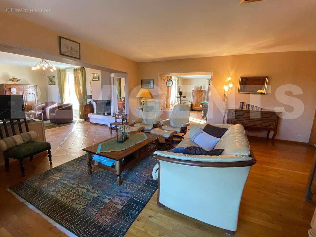 WhatsApp Image 2025-10-14 à 17 - Maison à SOULIGNE-SOUS-BALLON