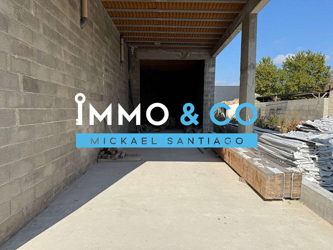 Commerce à LIVRON-SUR-DROME