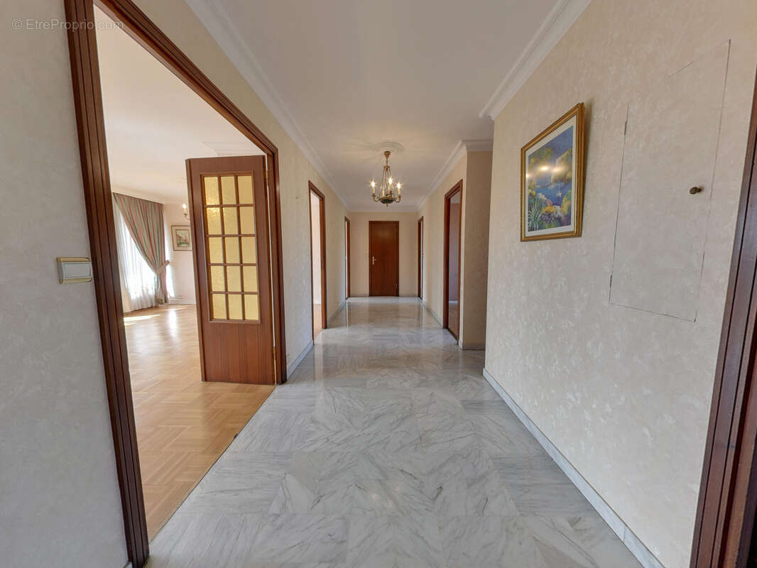 Beau 5 pieces + cuisine de 110m2 avec 3 chambres et sejour double echirolles domaine jean jaures - photo 10