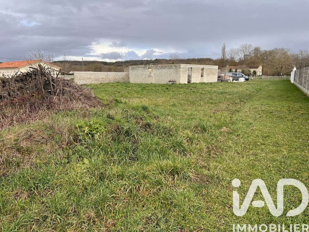 Maison 76 m² à Saint-Groux  - photo 6