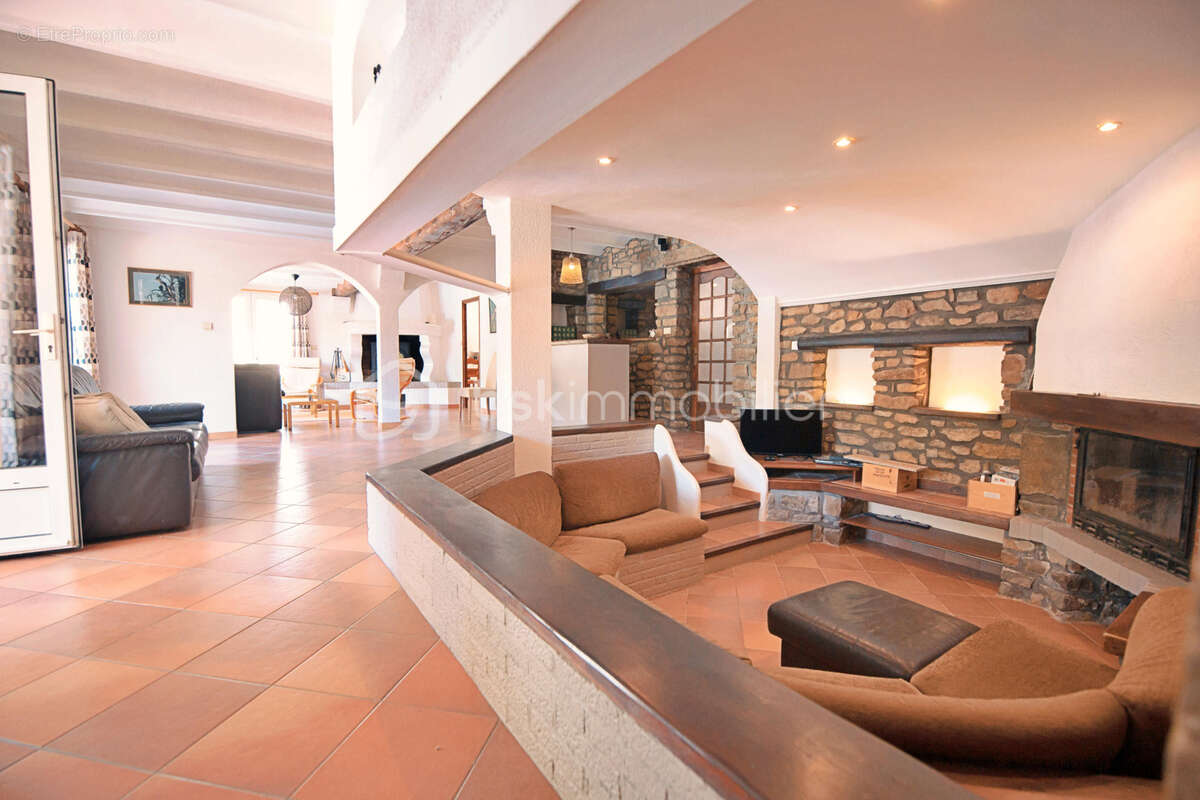 Maison à THEZAN-DES-CORBIERES