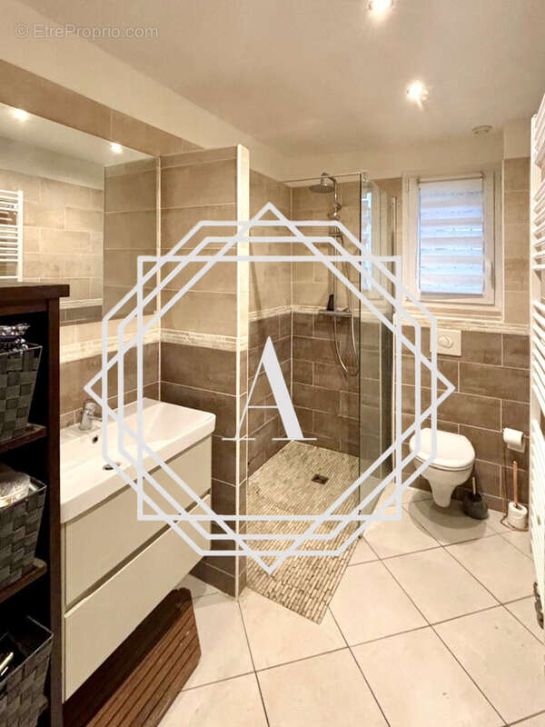 Grande maison familiale de 180 m2 sur terrain de 1 192 m2 proche de Chambly - photo 8