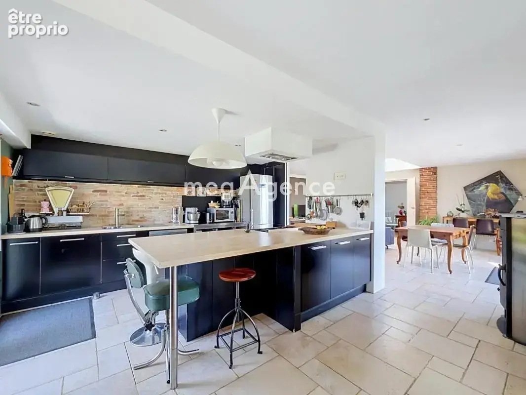 Maison de plain-pied – 148 m² – Grands volumes et vue sur le château - photo 4