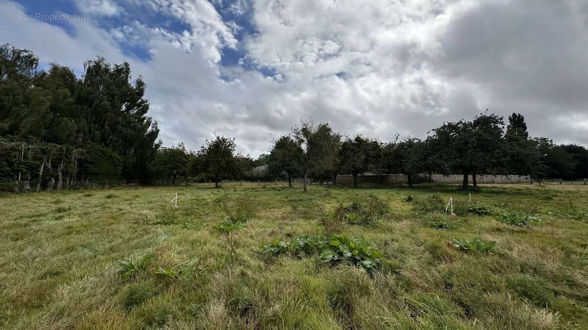 Terrain à EPAIGNES