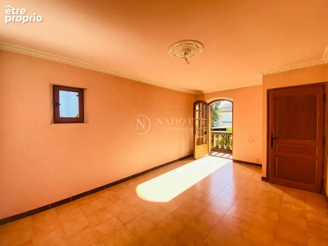 Superbe bâtisse  de 150m² sur jardin clos  à CAVAILLON. - photo 10