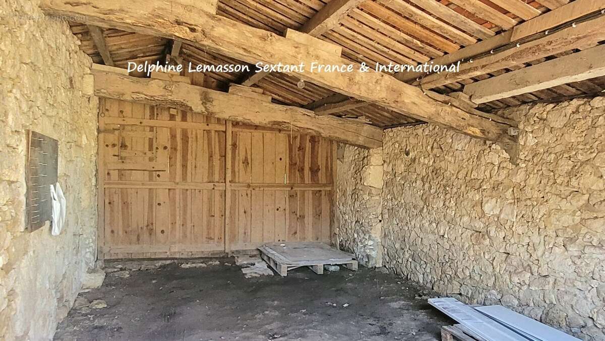 Immeuble locatif  Monbazillac  240 m² - photo 6