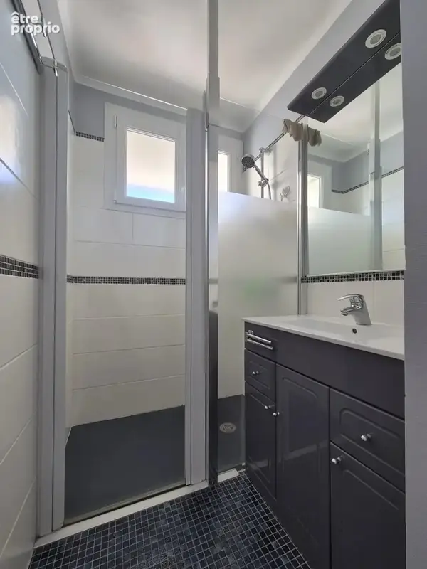 Laval - pavillon de 98 m² - photo 7