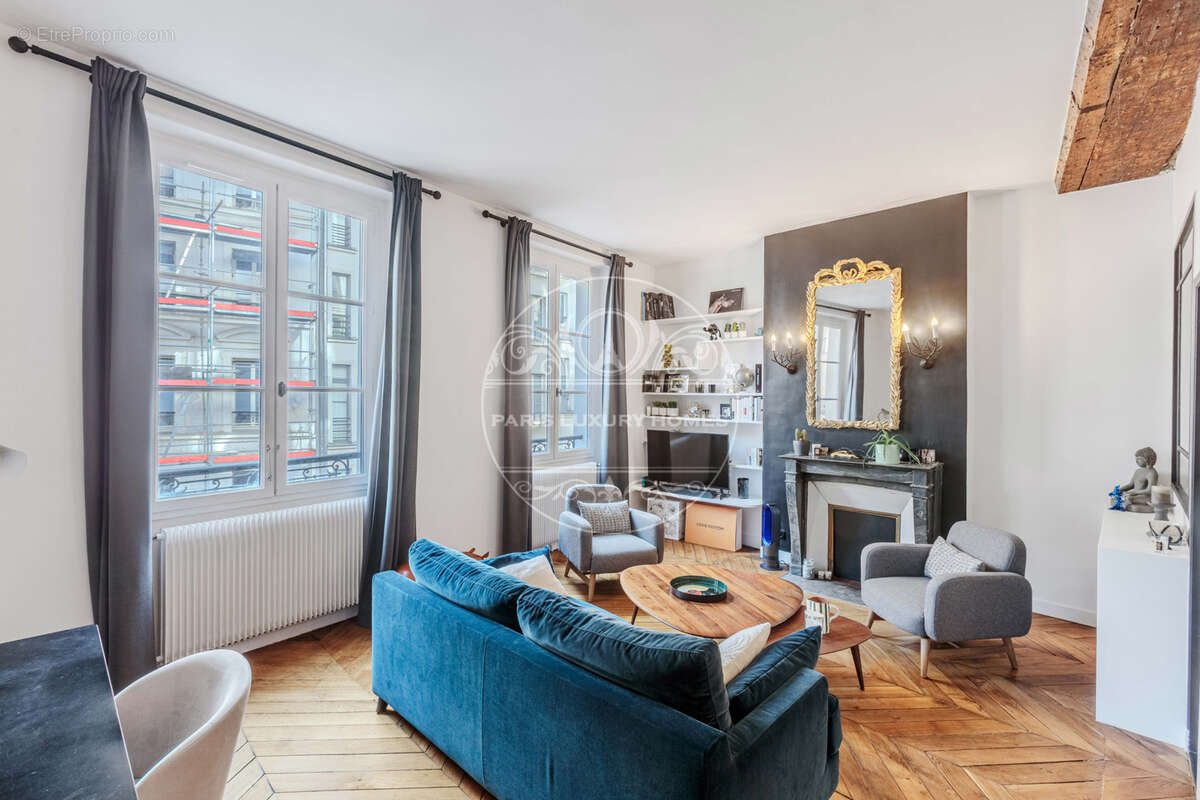 Appartement à PARIS-1E
