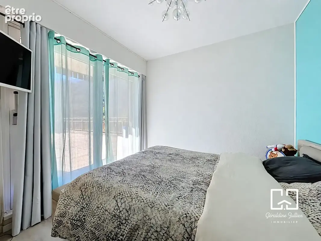 Briançon, appartement T3/4 avec terrasse panoramique de 100 m2 et annexe - photo 13