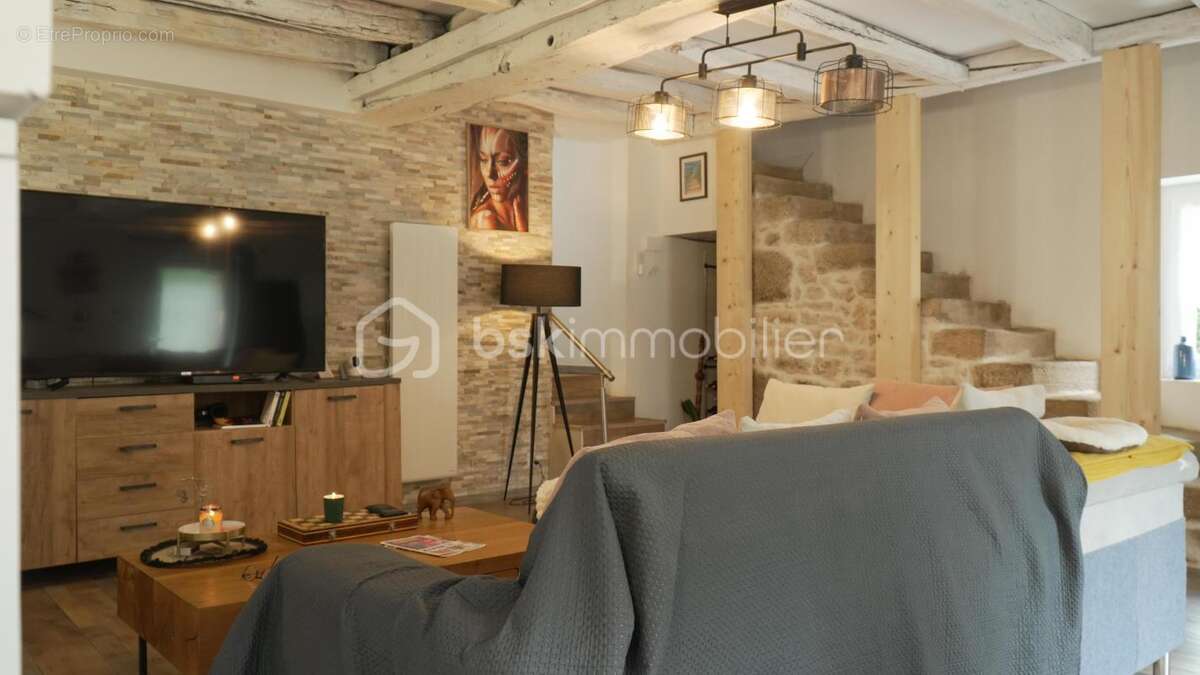 Charmante maison en pierre rénovée de 126 m² de type T5 - photo 7