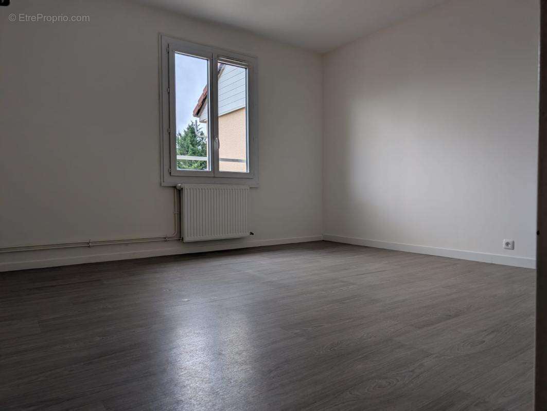 Maison à MONTMARAULT