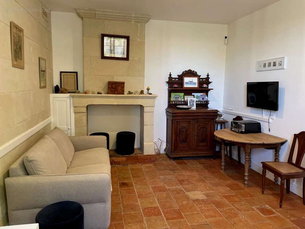 Maison à LE PUY-NOTRE-DAME