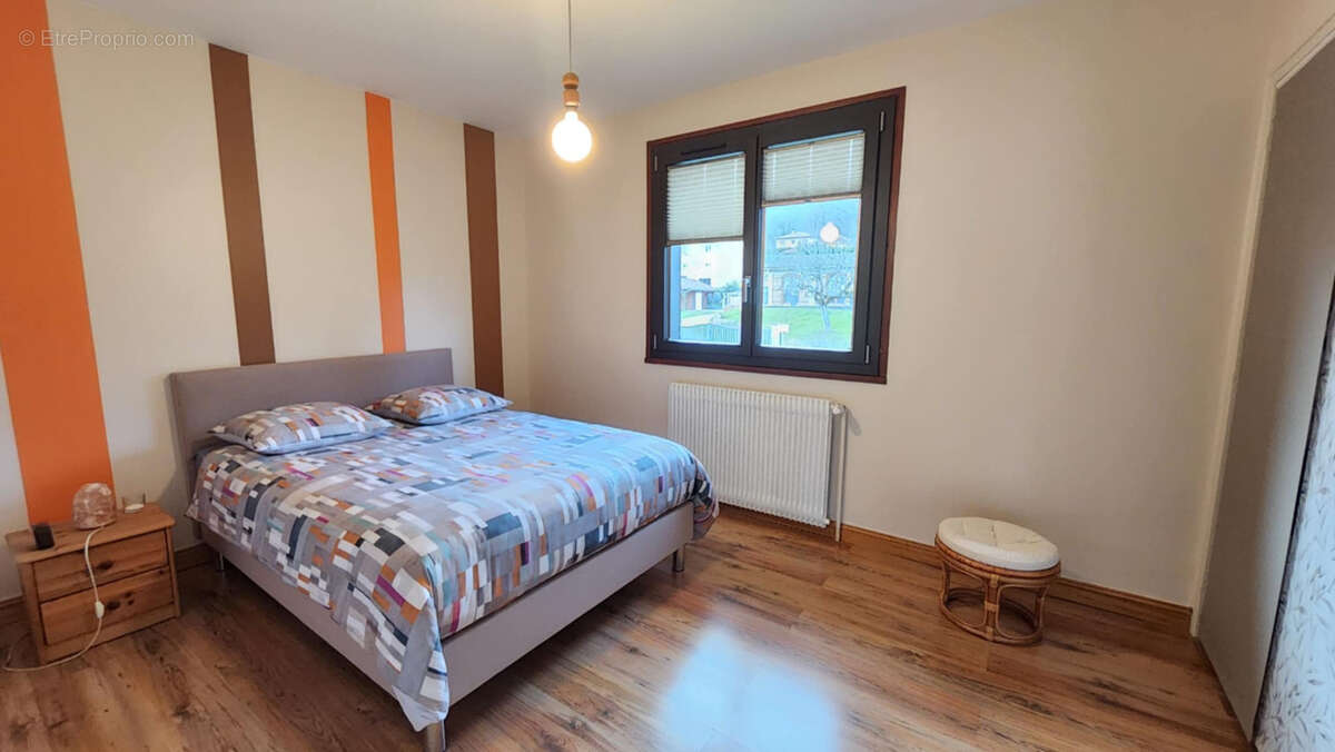 Maison à INJOUX-GENISSIAT