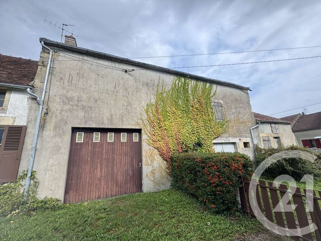 Maison 93 m² à Moraches  - photo 12