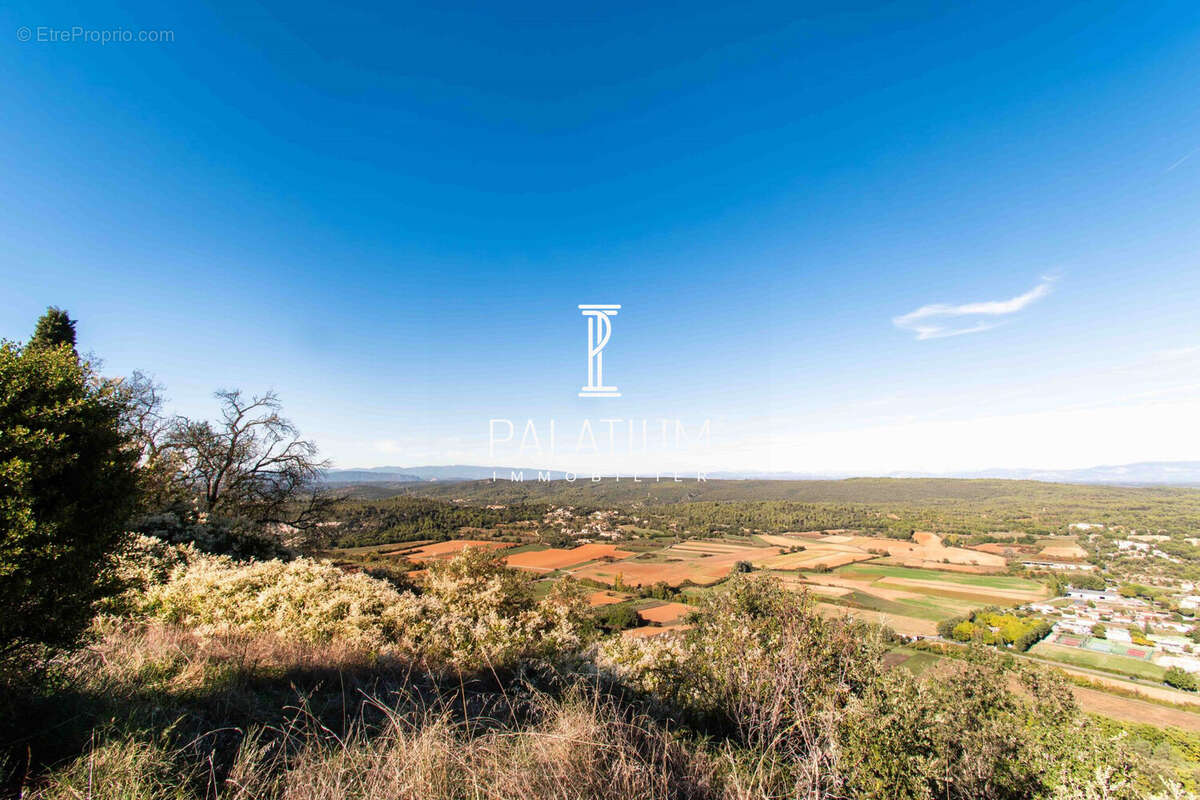 Terrain à SAINT-JULIEN