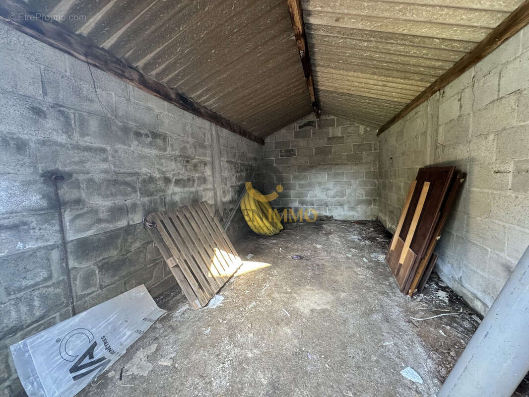 Maison à SECONDIGNY