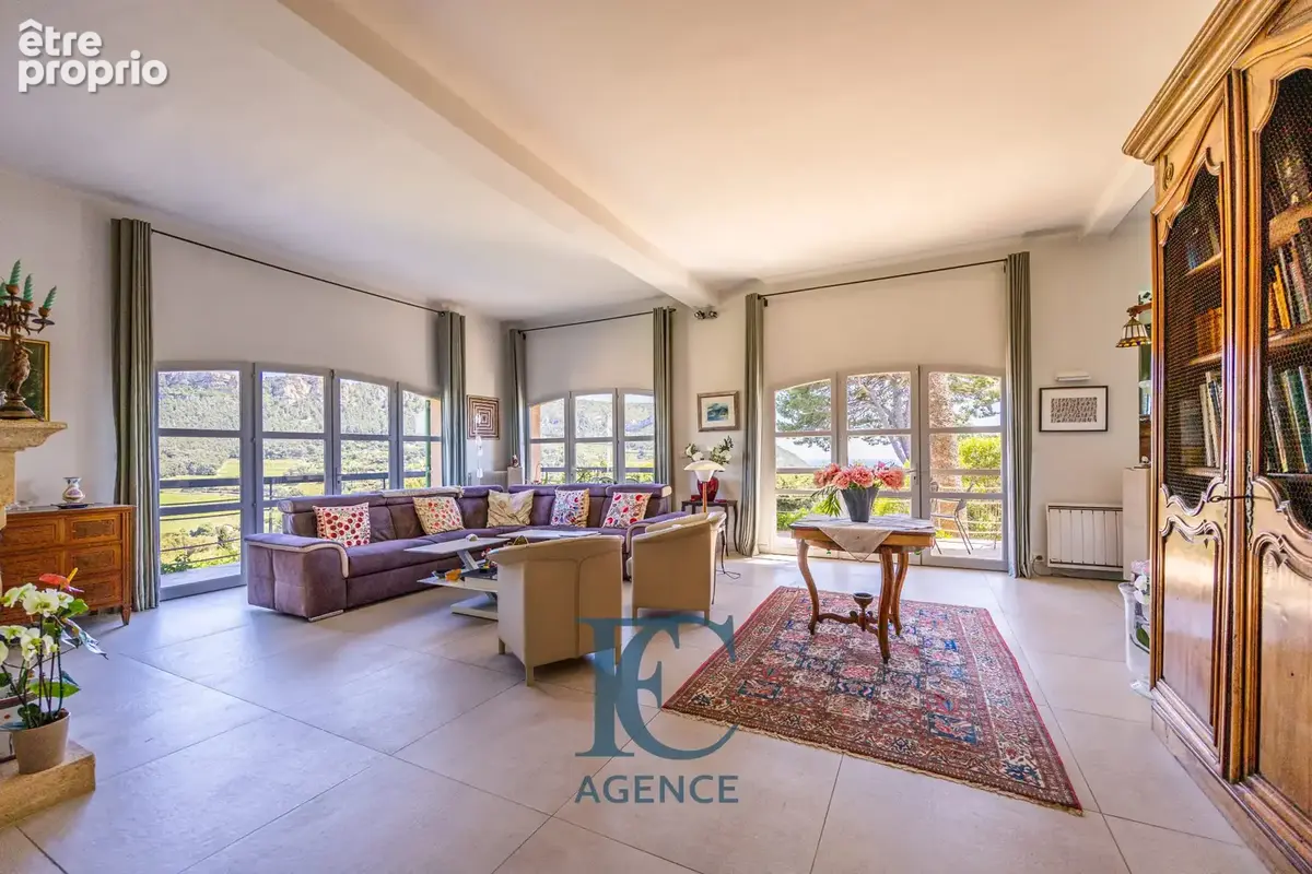 Propriété d'exception de 275 m2 à Super Cassis - photo 4