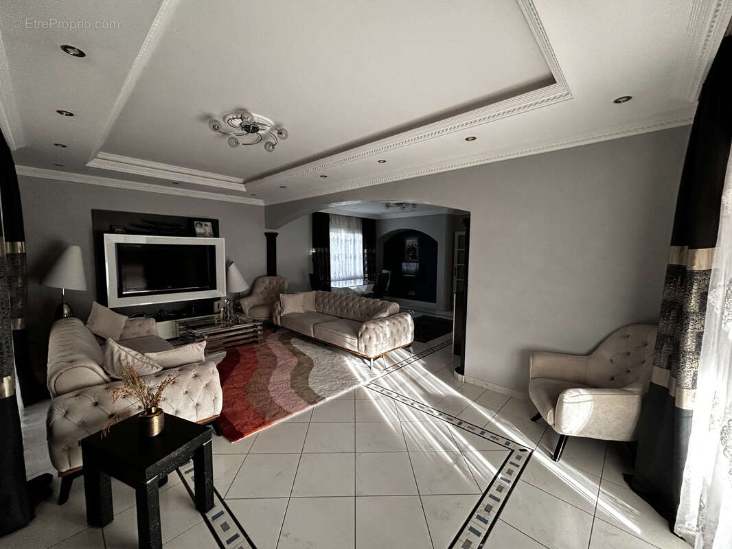 Maison à BOURG-LES-VALENCE