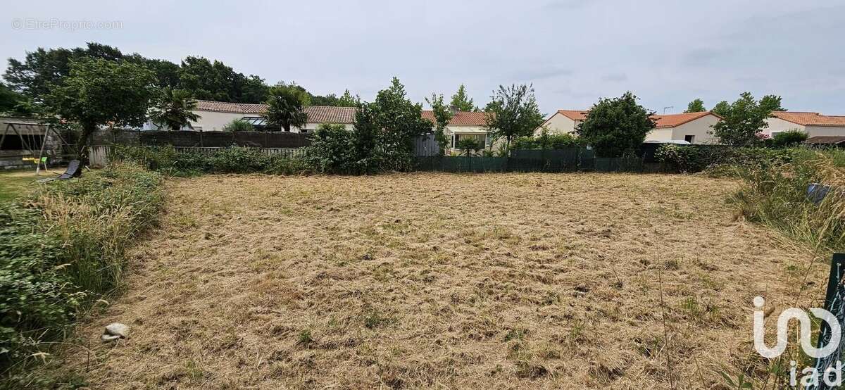 Terrain 500 m² à Les Lucs-Sur-Boulogne  - photo 2