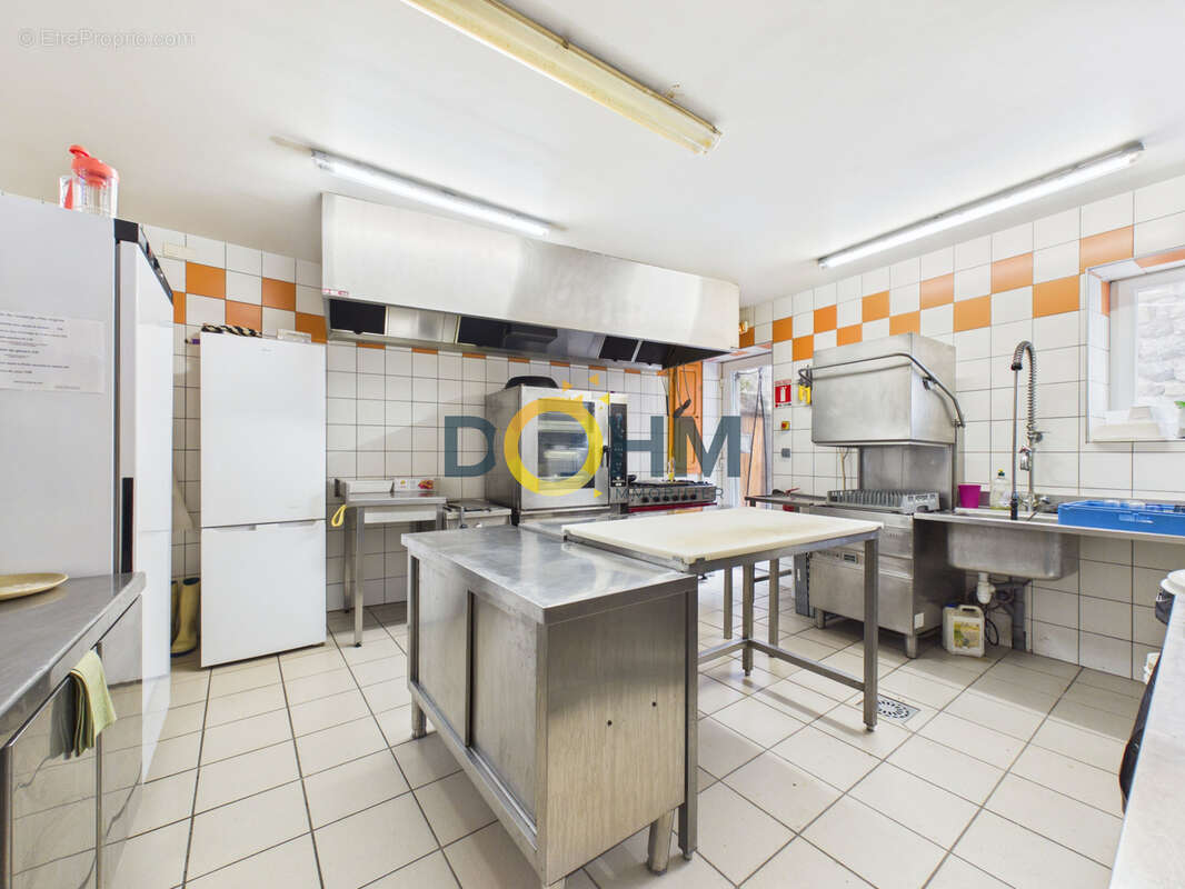 Ensemble immobilier, Bar, restauration, gîte, hebergementl, appartement. - photo 11