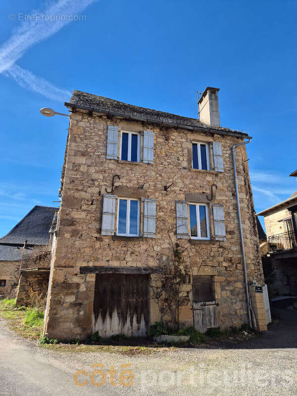 Maison avec dépendances à rénover - photo 3