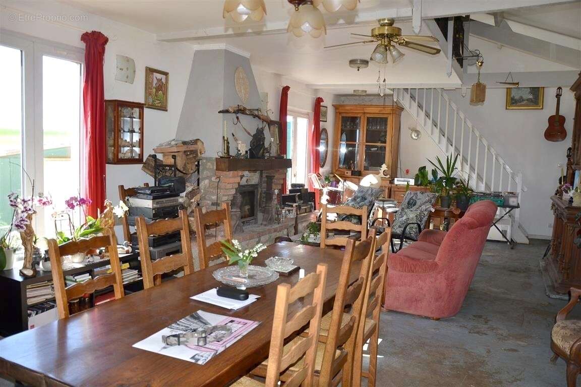 Maison 110 m² à Saint-Evroult-Notre-Dame-Du-Bois  - photo 4