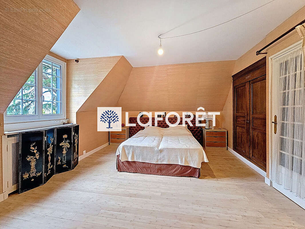 Maison à CRESPIERES