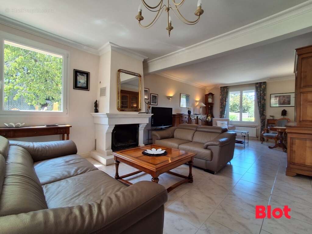 Maison 165 m² à Chateauneuf-D'ille-Et-Vilaine  - photo 3