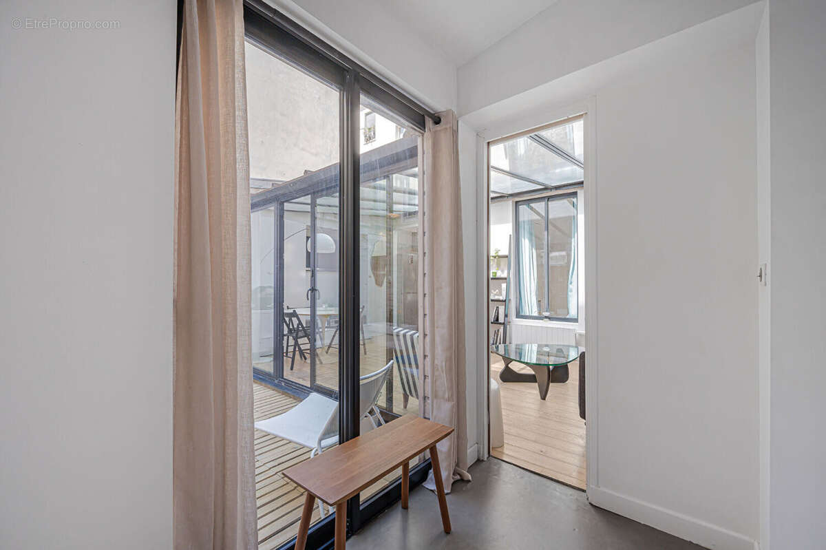 Appartement à PARIS-14E
