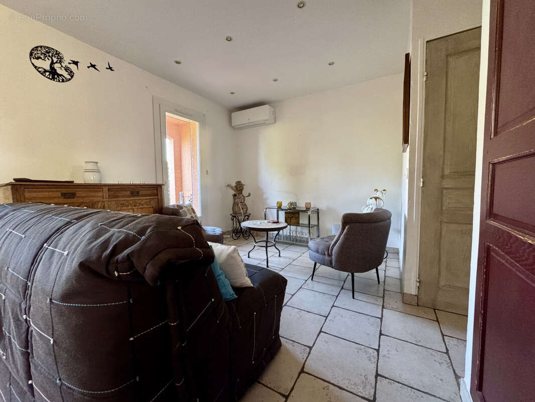 Appartement à LA LONDE-LES-MAURES