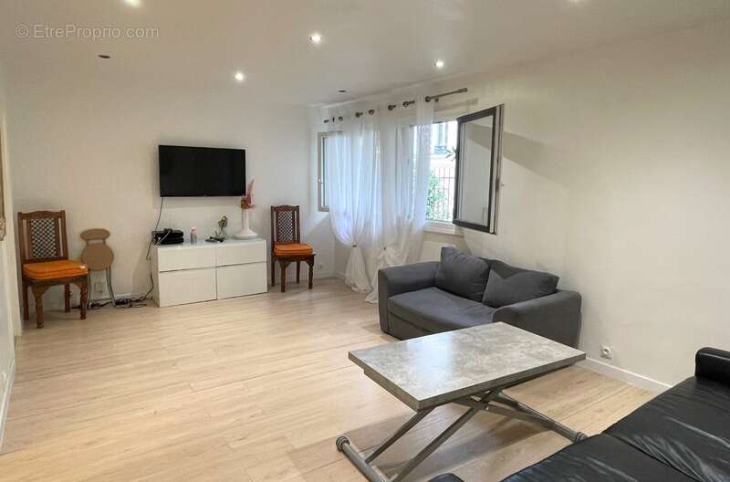 Appartement à PARIS-20E