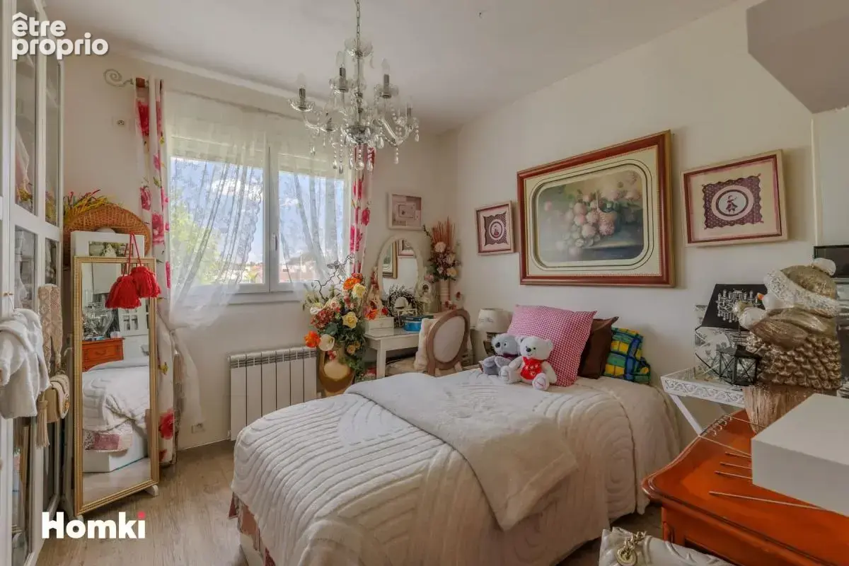 Appartement T5 de 108 m² à Saint-Symphorien-d'Ozon 69360, Avenue Robert Schumann avec jardin privatif et piscine - photo 12