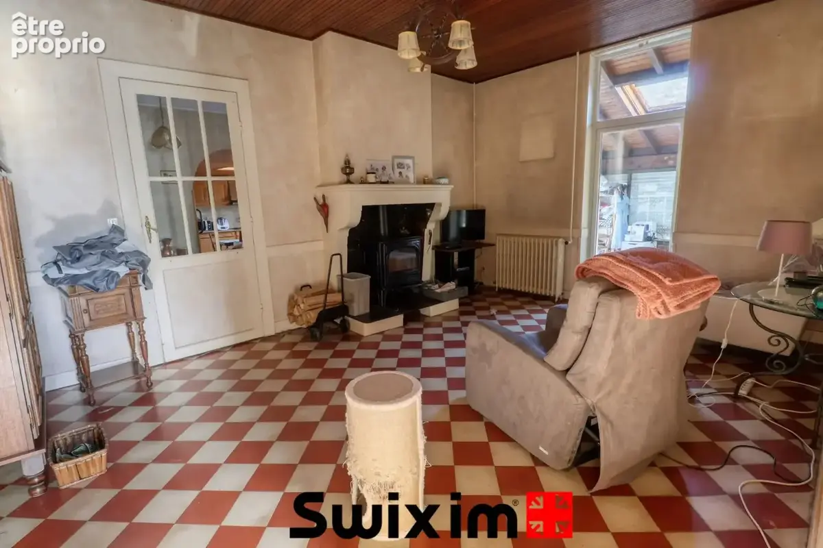 Saint-Médard-en-Jalles Centre – Maison 5 pièces avec véranda, garage et beau potentiel - photo 2