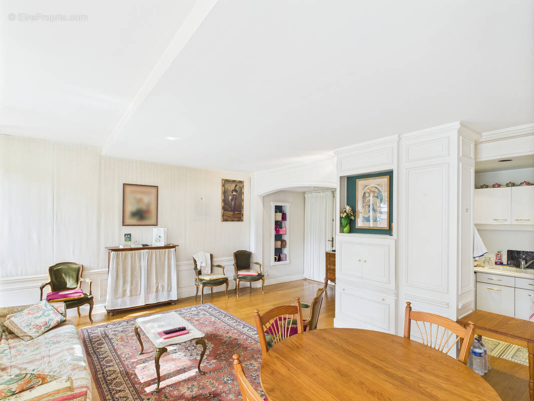 Appartement à EVIAN-LES-BAINS