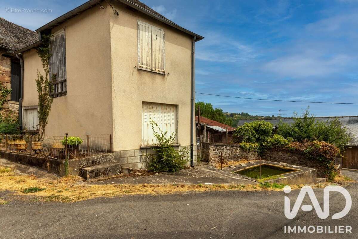 Maison 94 m² à Saint-Solve  - photo 2
