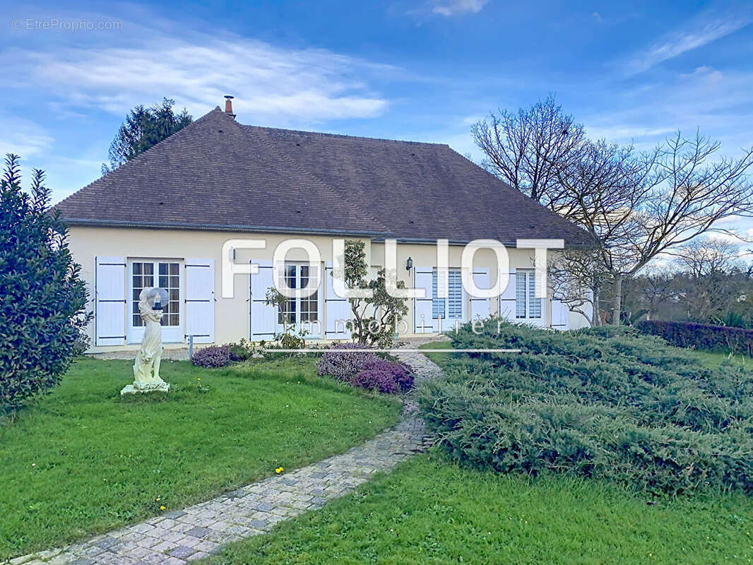 Maison à CERISY-BELLE-ETOILE