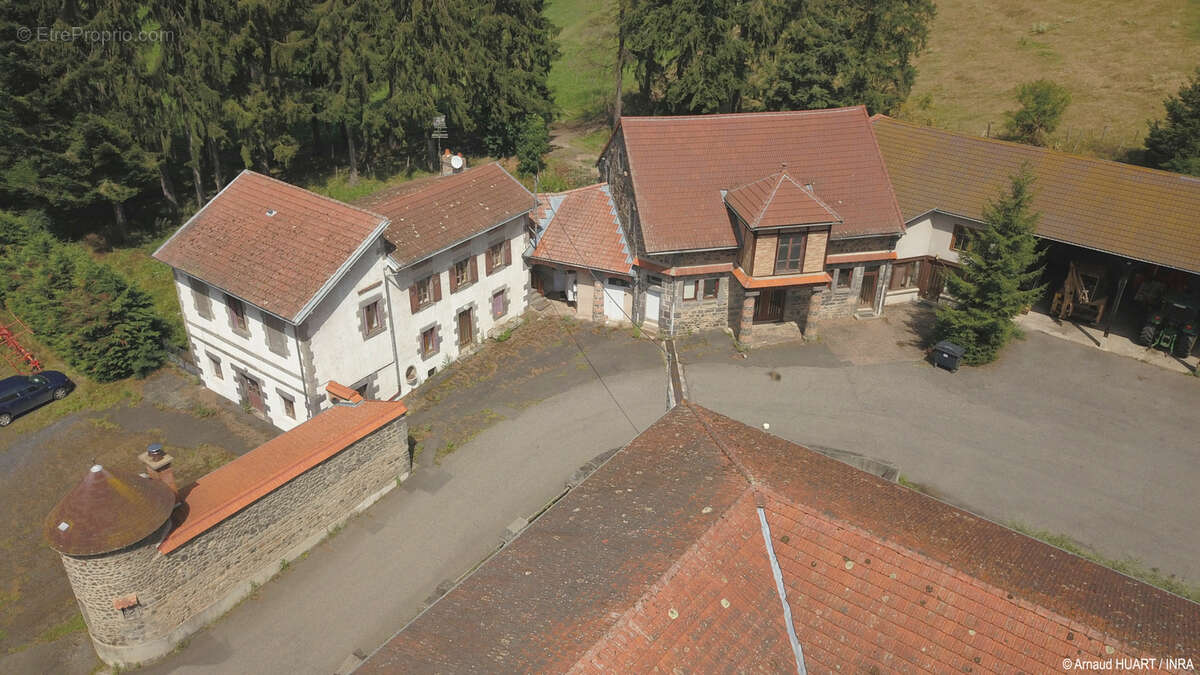 Maison à CLERMONT-FERRAND